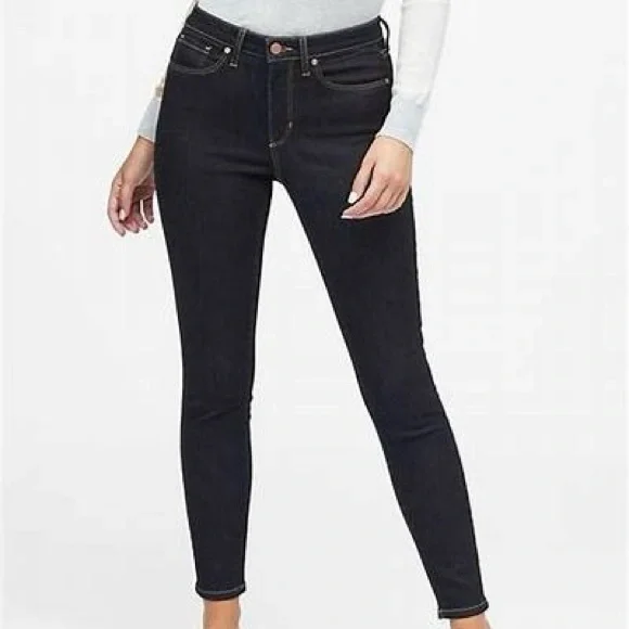 SOLD- Banana Republic Curvy Mid Rise Skinny Jeans - Picture 3 of 15
